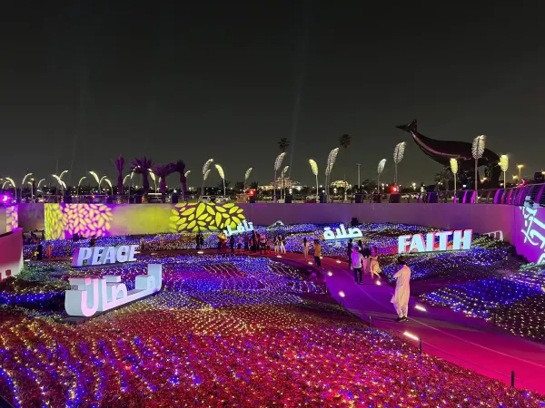 custom-made-water-show-doha-lights-5-600x-q80